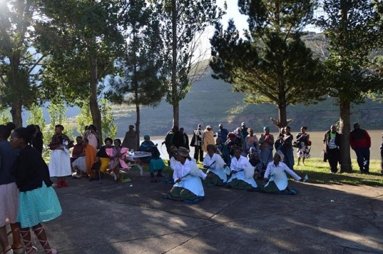 Motebong Lodge Bokong Esterno foto